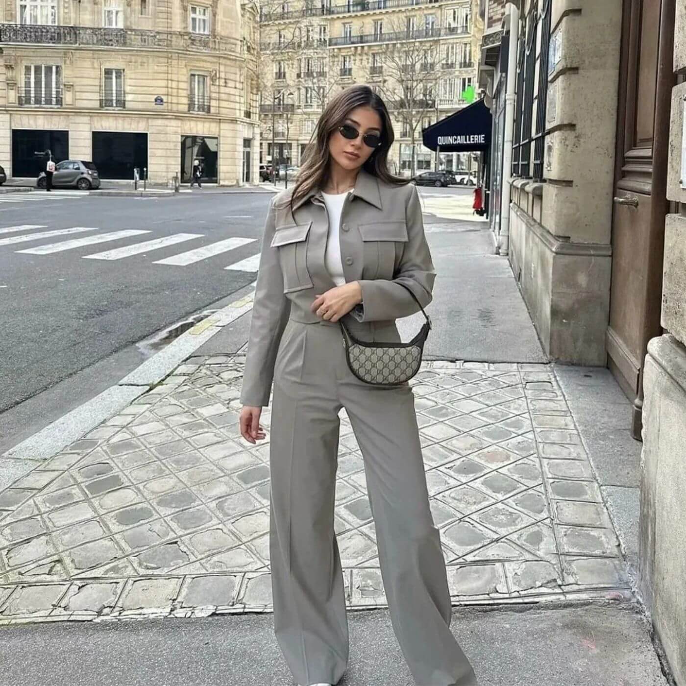 Cecilie™ – Elegant Modern Jakke- og Buksesett