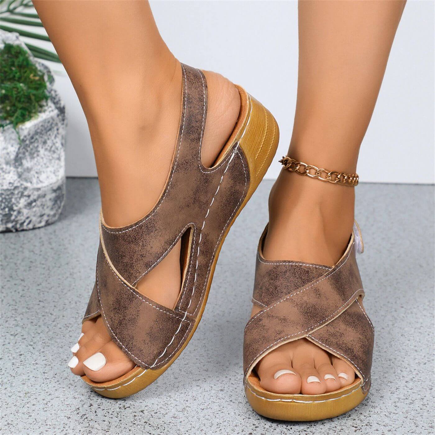 Dina™ – Komfortable Ortopediske Kilesandaler