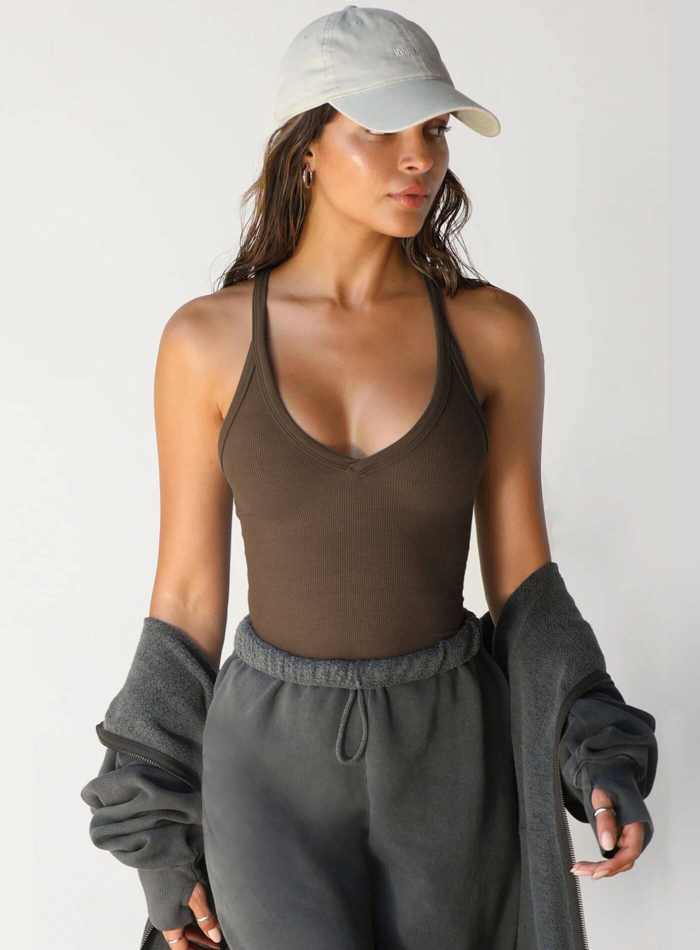 Grethe™ – Ermeløs Topp med Dyp V-utringning