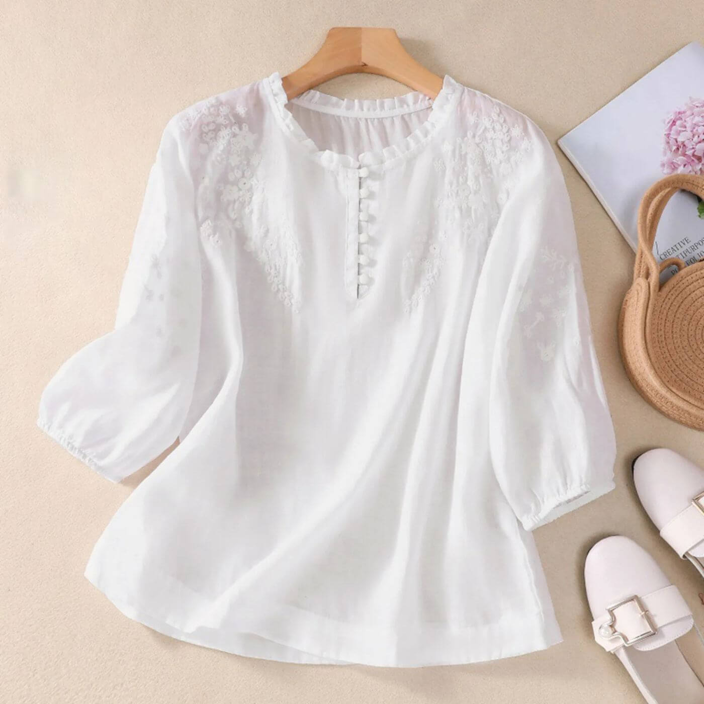 Helmi™ – Elegant Brodert Sommerbluse