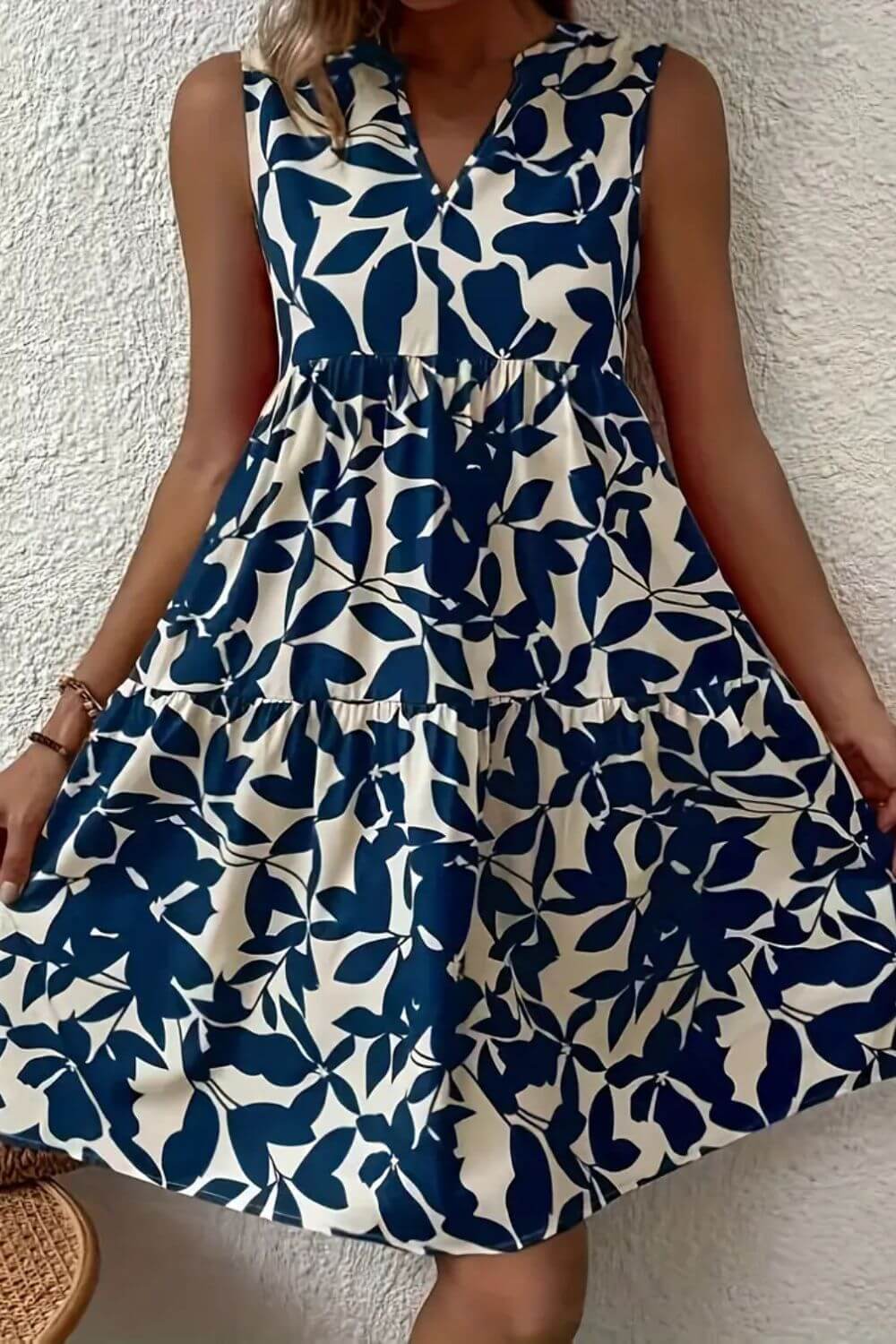 Hermine™ – Elegant Sommerkjole i Midilengde