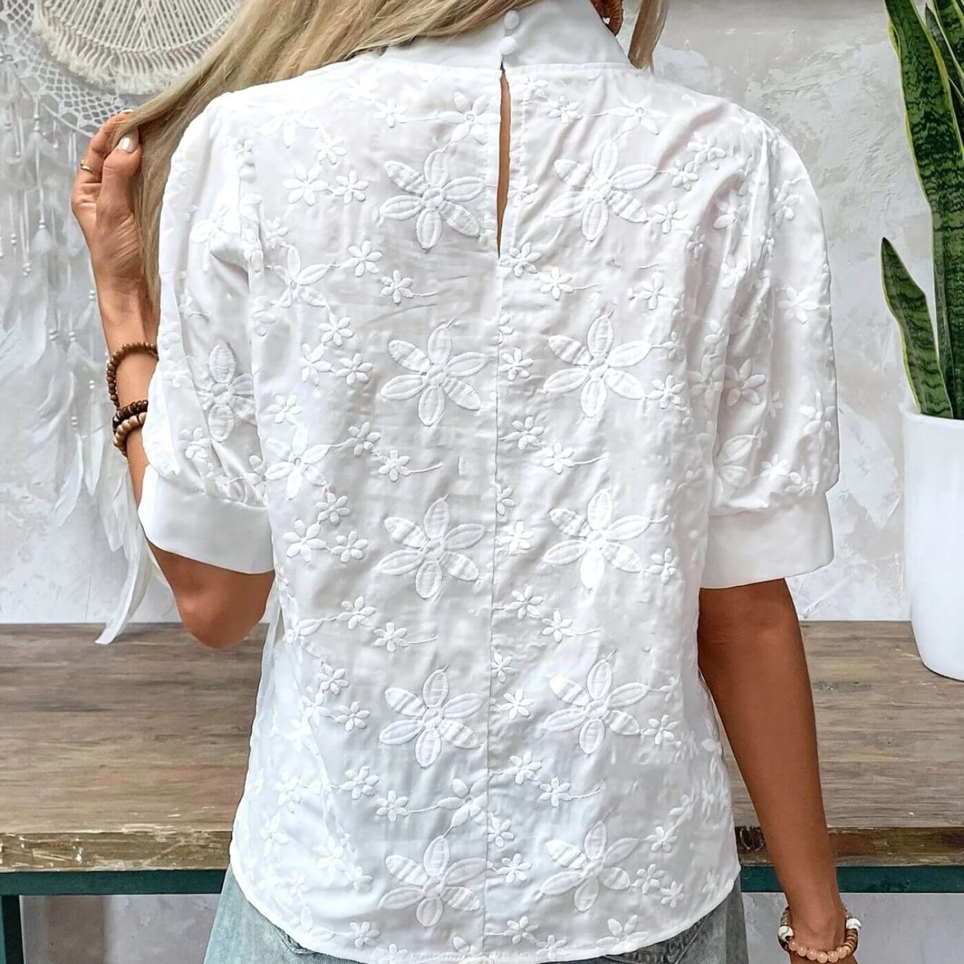 Hilde™ – Elegant Brodert Sommerbluse