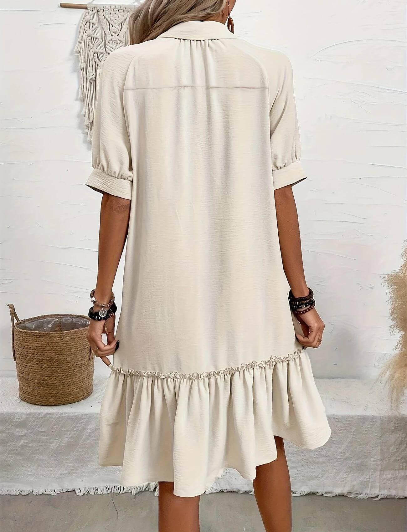 Ingrid™ – Komfortabel Kjole med Knapper og Volangkant